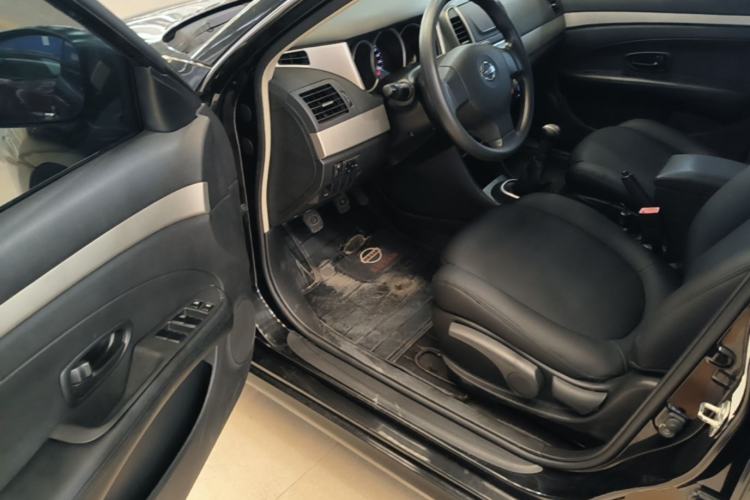 Used Nissan Sylphy 2016 Classic 1.6XE Manual Leading Edition Driver Seat