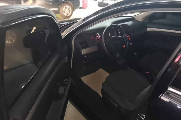 Used Nissan Sylphy 2016 Classic 1.6XE Manual Comfort Edition Driver Seat
