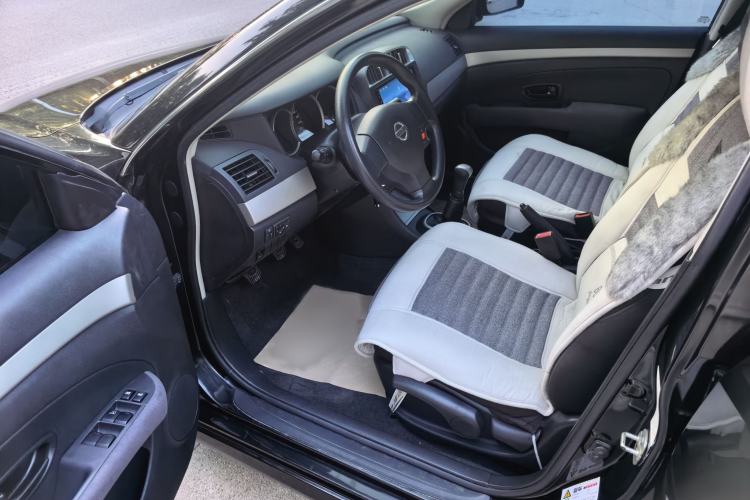 Used Nissan Sylphy 2016 Classic 1.6XE Manual Comfort Edition Driver Seat