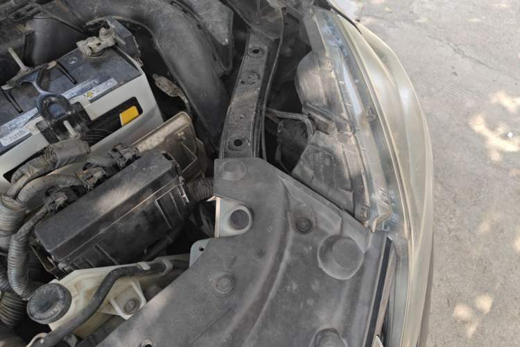 Used Nissan Sylphy 2016 1.6 XL Manual Luxury Edition Engine Bay Left
