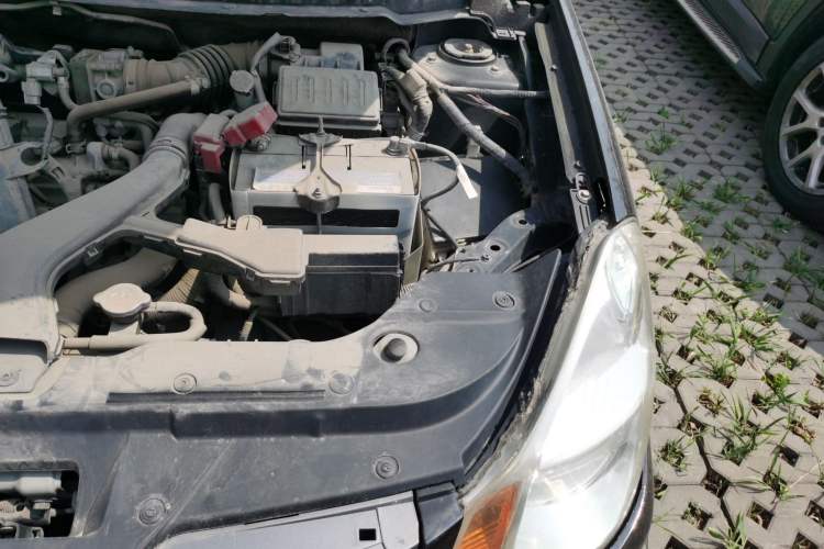 Used Nissan Sylphy 2016 Classic 1.6XE Automatic Leading Edition Engine Bay Left