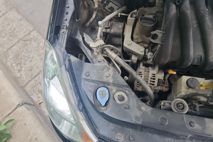 Used Nissan Sylphy 2016 Classic 1.6XE Manual Comfort Edition Engine Bay Right
