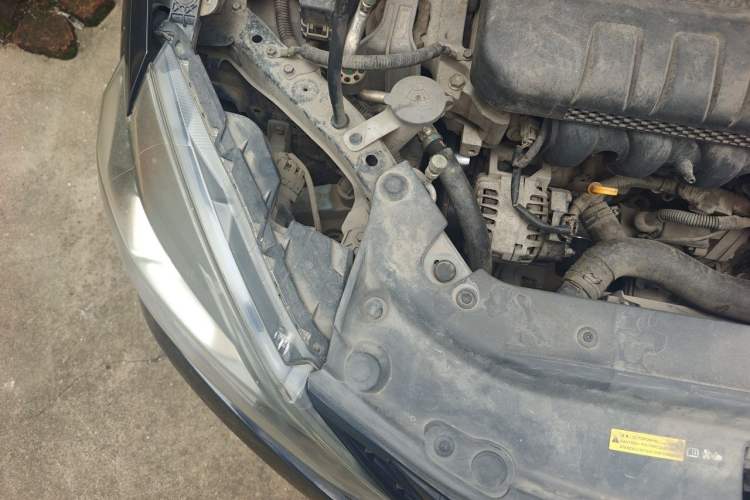 Used Nissan Sylphy 2016 1.6XV CVT Smart Enjoyment Version Engine Bay Right