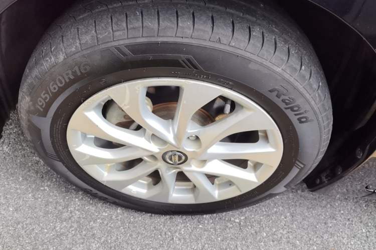 Used Nissan Sylphy 2016 1.6XE CVT Comfort Edition Exterior 2