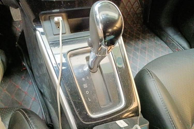 Used Nissan Sylphy 2016 1.6 XL CVT Deluxe Edition Gear Lever