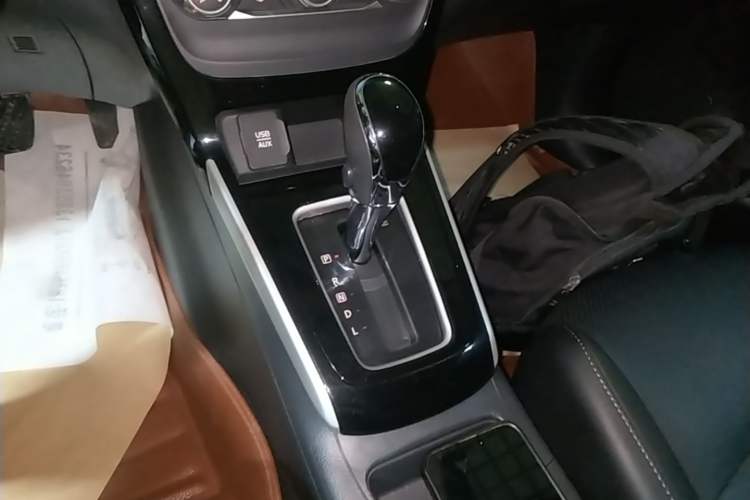 Used Nissan Sylphy 2016 1.6 XL CVT Luxury Edition Gear Lever