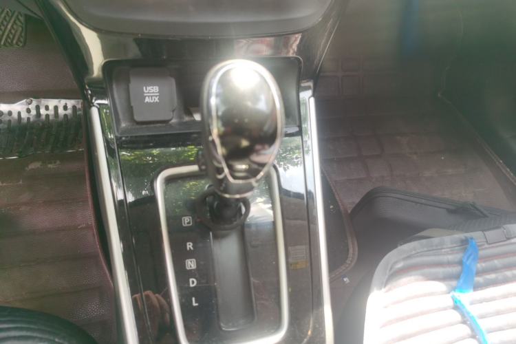 Used Nissan Sylphy 2016 1.6XV CVT Smart Enjoyment Version Gear Lever