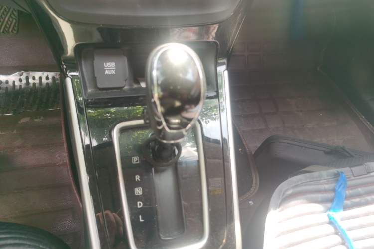 Used Nissan Sylphy 2016 1.6XV CVT Smart Enjoyment Version Gear Lever