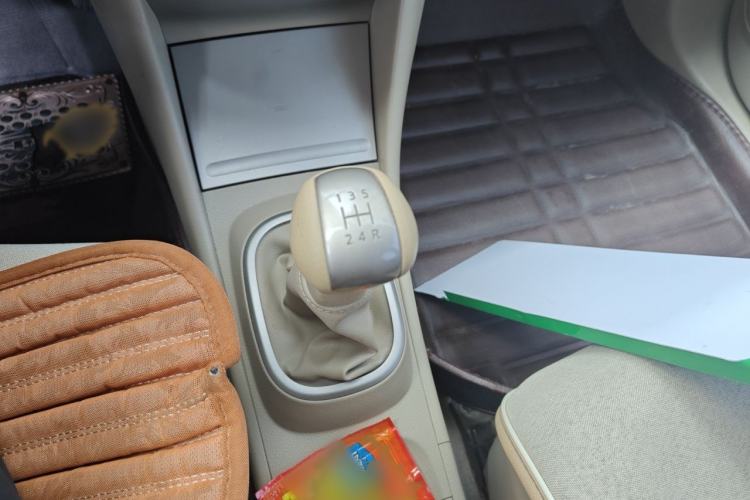 Used Nissan Sylphy 2016 Classic 1.6XE Manual Leading Edition Gear Lever