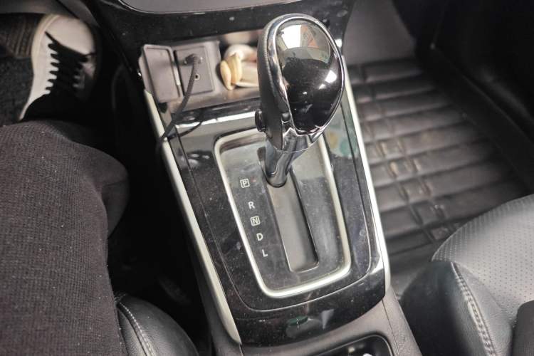 Used Nissan Sylphy 2016 1.6 XL CVT Deluxe Edition Gear Lever