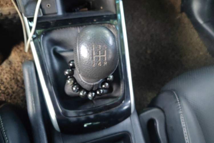 Used Nissan Sylphy 2016 1.6 XL Manual Luxury Edition Gear Lever