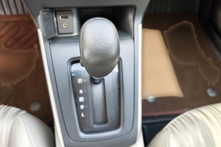 Used Nissan Sylphy 2016 1.6XE CVT Comfort Edition Gear Lever