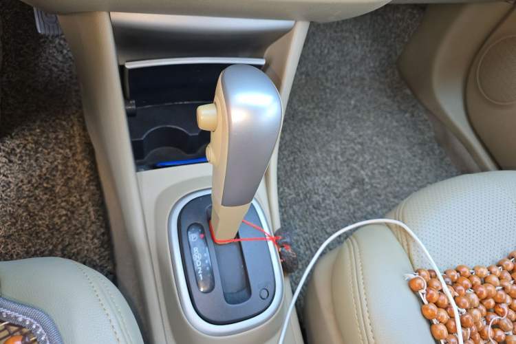 Used Nissan Sylphy 2016 Classic 1.6XE Automatic Comfort Edition Gear Lever