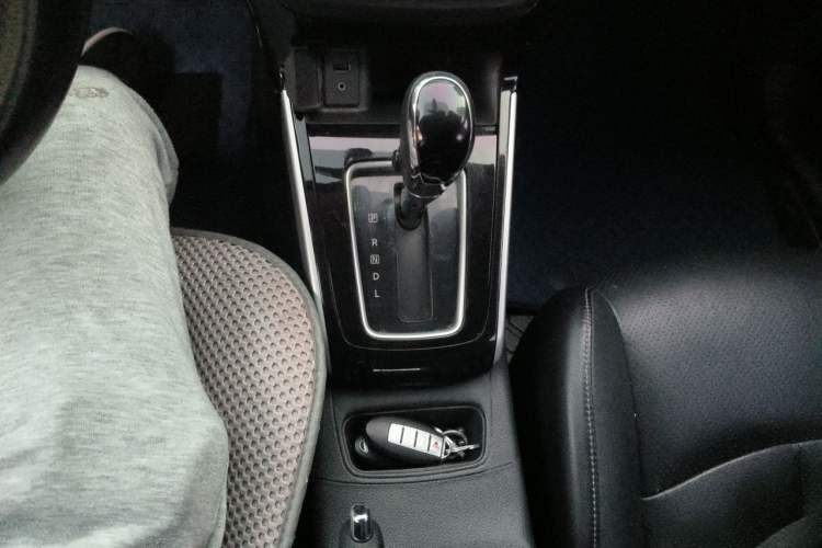 Used Nissan Sylphy 2016 1.6 XL CVT Deluxe Edition Gear Lever