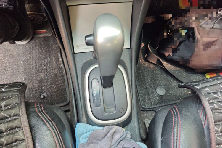Used Nissan Sylphy 2016 Classic 1.6XE Automatic Leading Edition Gear Lever