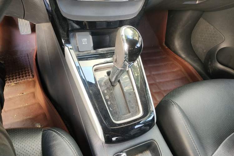 Used Nissan Sylphy 2016 1.6 XL CVT Luxury Edition Gear Lever