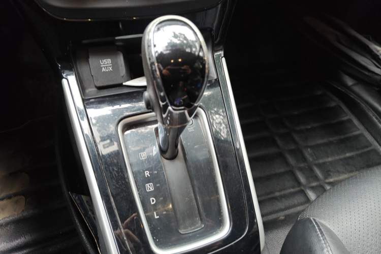 Used Nissan Sylphy 2016 1.6XV CVT Smart Enjoyment Version Gear Lever