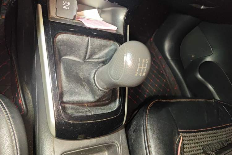 Used Nissan Sylphy 2016 1.6 XL Manual Luxury Edition Gear Lever