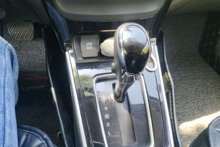Used Nissan Sylphy 2016 1.6XV CVT Smart Enjoyment Version Gear Lever