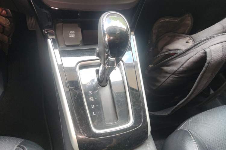 Used Nissan Sylphy 2016 1.6 XL CVT Luxury Edition Gear Lever