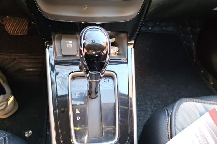 Used Nissan Sylphy 2016 1.6 XL CVT Deluxe Edition Gear Lever