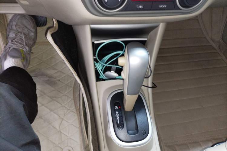 Used Nissan Sylphy 2016 Classic 1.6XE Automatic Leading Edition Gear Lever
