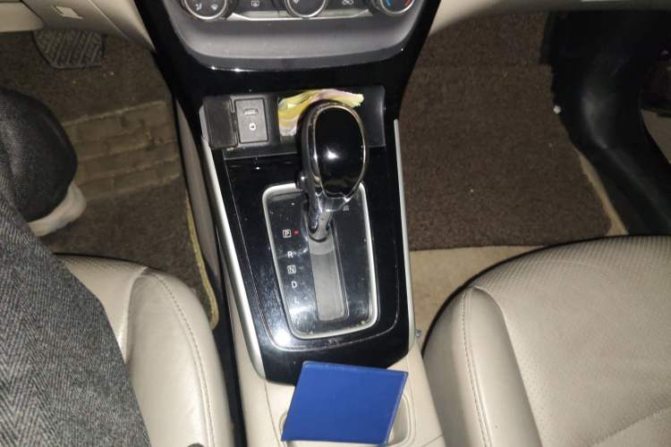 Used Nissan Sylphy 2016 1.6XV CVT Smart Enjoyment Version Gear Lever