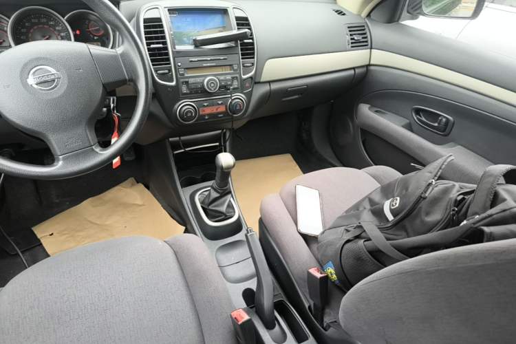 Used Nissan Sylphy 2016 Classic 1.6XE Manual Leading Edition Gear Lever