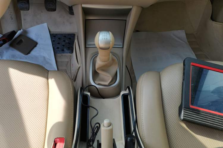 Used Nissan Sylphy 2016 Classic 1.6XE Manual Leading Edition Gear Lever