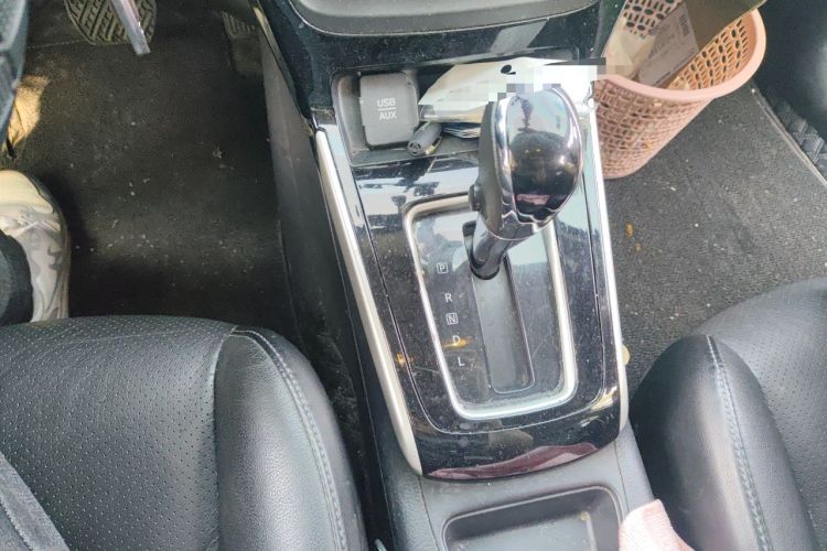 Used Nissan Sylphy 2016 1.6 XL CVT Luxury Edition Gear Lever