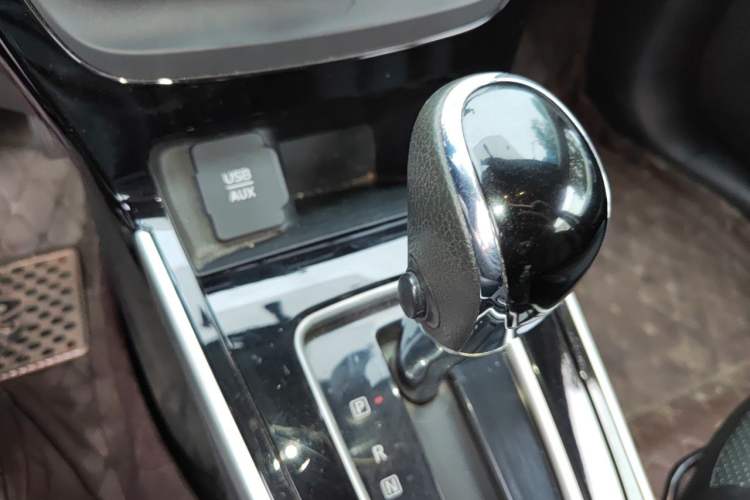 Used Nissan Sylphy 2016 1.6 XL CVT Deluxe Edition Gear Lever