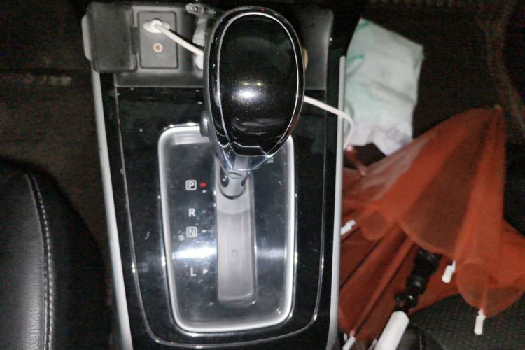 Used Nissan Sylphy 2016 1.6 XL CVT Luxury Edition Gear Lever