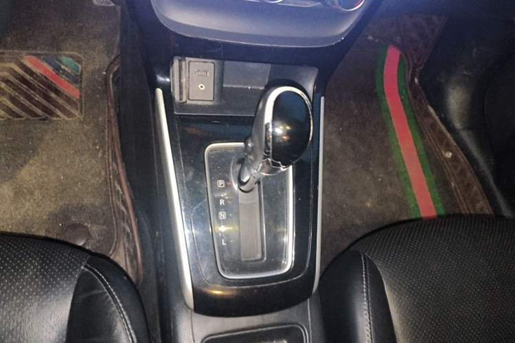 Used Nissan Sylphy 2016 1.6 XL CVT Luxury Edition Gear Lever
