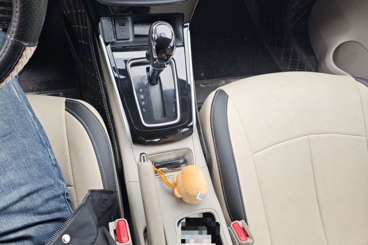 Used Nissan Sylphy 2016 1.8XL CVT Luxury Edition Gear Lever