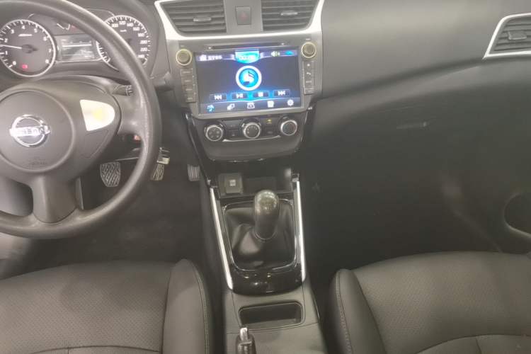 Used Nissan Sylphy 2016 1.6 XL Manual Luxury Edition Gear Lever