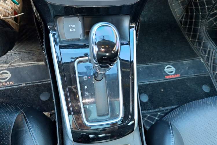 Used Nissan Sylphy 2016 1.6 XL CVT Luxury Edition Gear Lever