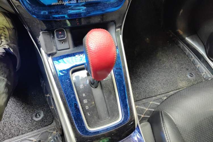Used Nissan Sylphy 2016 1.6 XL CVT Deluxe Edition Gear Lever