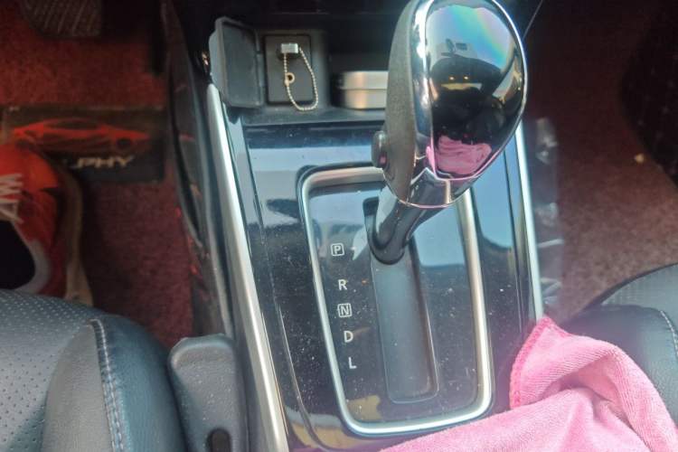 Used Nissan Sylphy 2016 1.6 XL CVT Luxury Edition Gear Lever