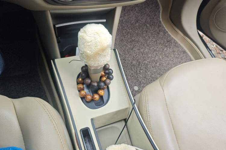 Used Nissan Sylphy 2016 Classic 1.6XE Automatic Comfort Edition Gear Lever