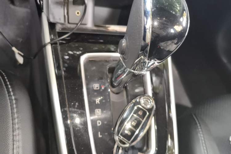 Used Nissan Sylphy 2016 1.6XV CVT Smart Enjoyment Version Gear Lever