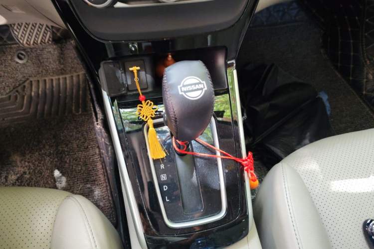 Used Nissan Sylphy 2016 1.6 XL CVT Deluxe Edition Gear Lever