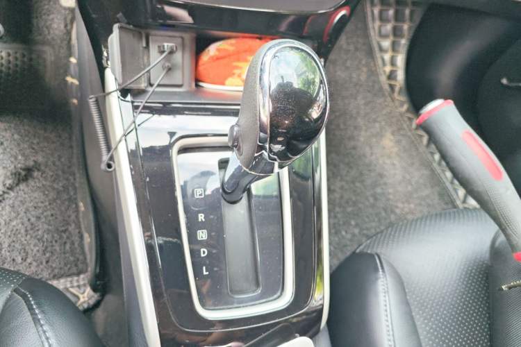 Used Nissan Sylphy 2016 1.6 XL CVT Luxury Edition Gear Lever
