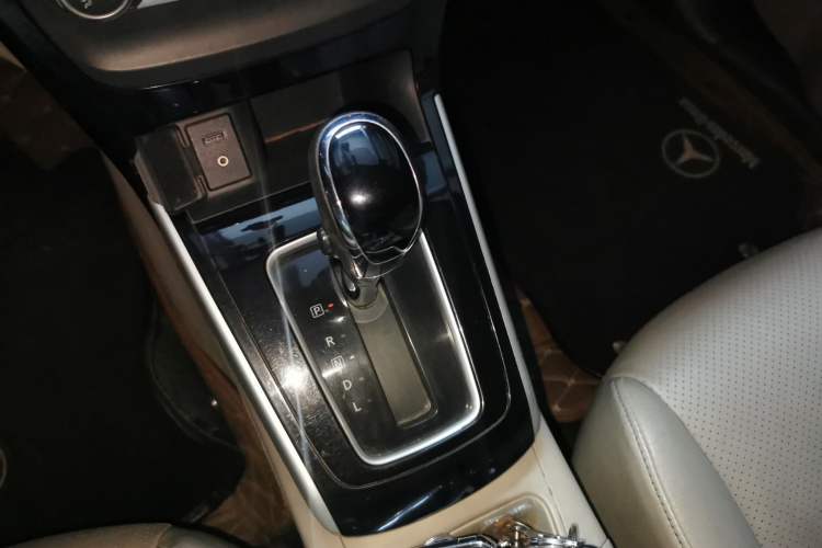 Used Nissan Sylphy 2016 1.6 XL CVT Deluxe Edition Gear Lever