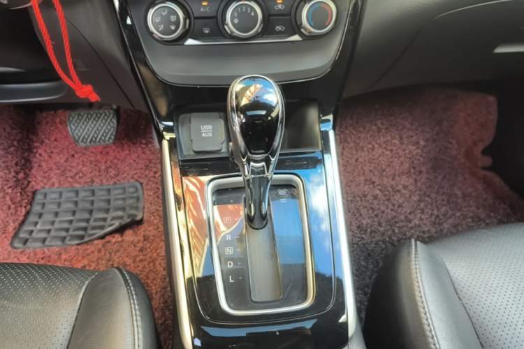 Used Nissan Sylphy 2016 1.6 XL CVT Luxury Edition Gear Lever