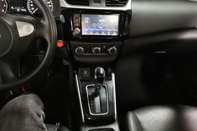 Used Nissan Sylphy 2016 1.6 XL CVT Luxury Edition Gear Lever