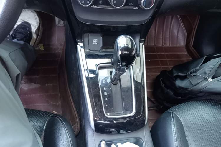 Used Nissan Sylphy 2016 1.6 XL CVT Luxury Edition Gear Lever