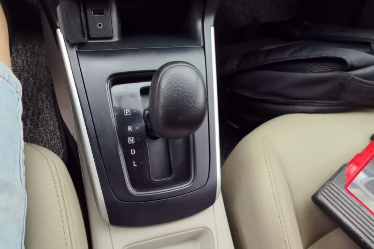 Used Nissan Sylphy 2016 1.6XE CVT Comfort Edition Gear Lever