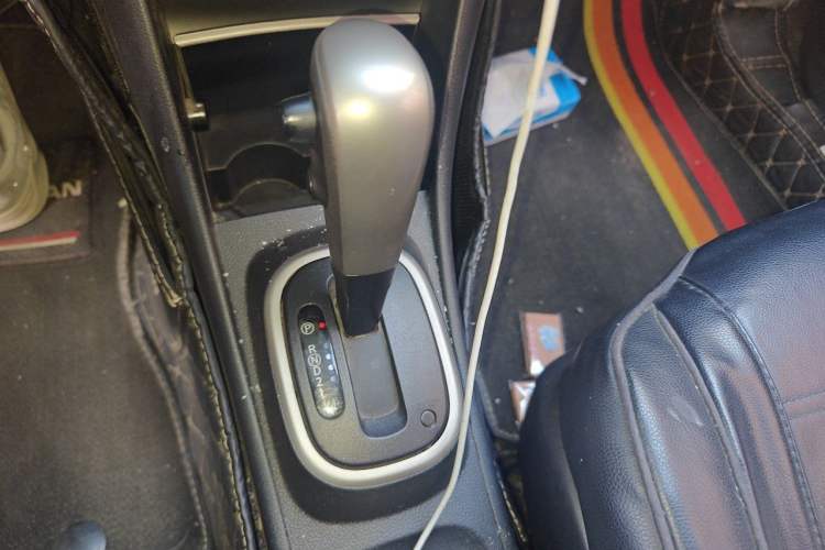 Used Nissan Sylphy 2016 Classic 1.6XE Automatic Leading Edition Gear Lever