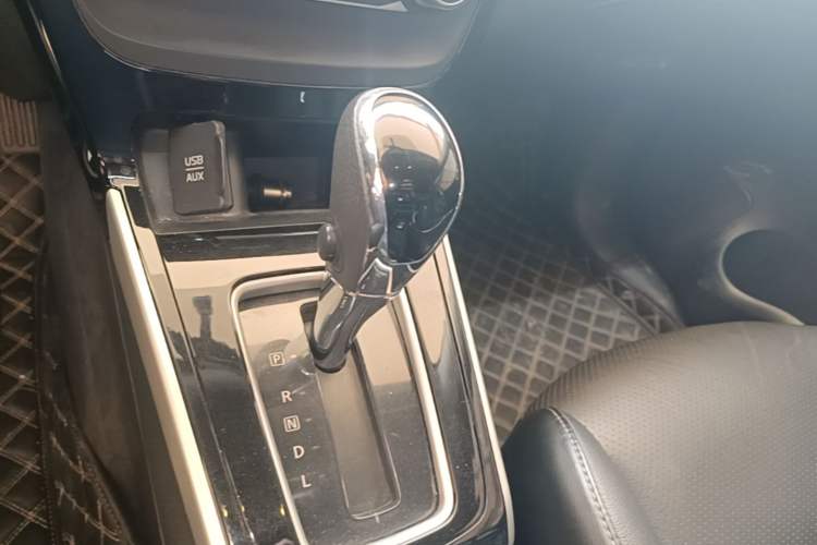 Used Nissan Sylphy 2016 1.6 XL CVT Luxury Edition Gear Lever