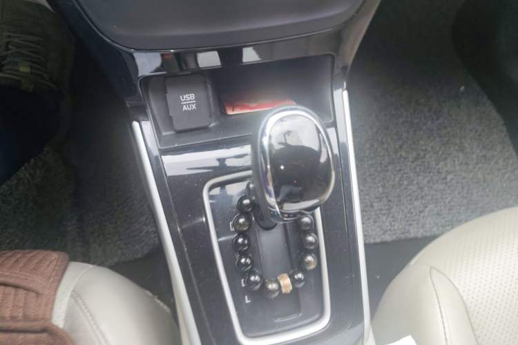 Used Nissan Sylphy 2016 1.6 XL CVT Deluxe Edition Gear Lever